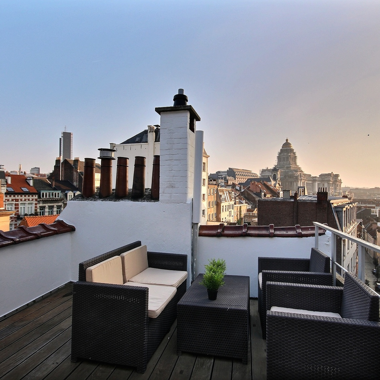 Sablon : Prestigious 2-beds duplex with south-facing terrace