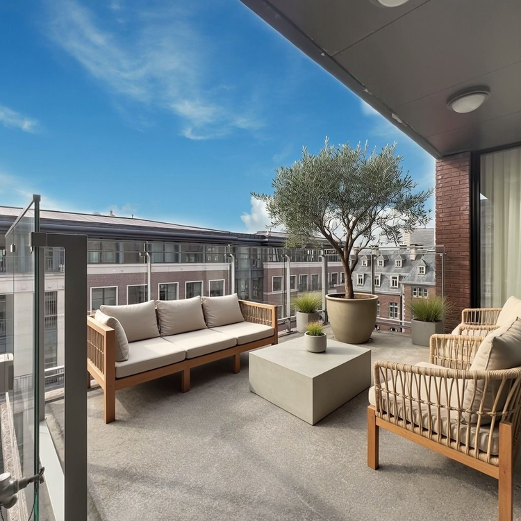 Sablon: Luxurious 3-beds, 3baths apartment with terrace
